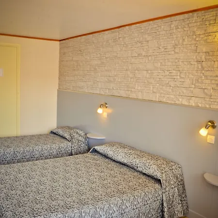 Отель Les Pins Уртен