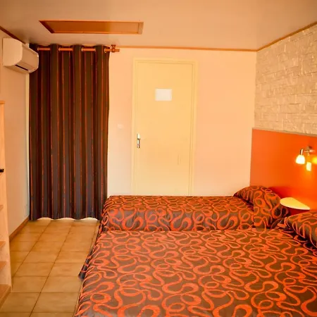 Les Pins Hotel 2*