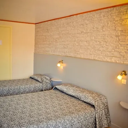 ホテル Les Pins 2*