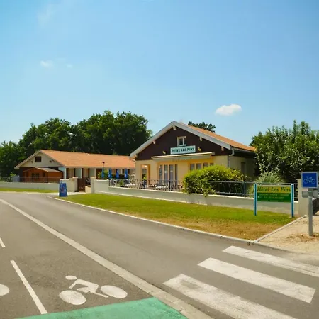 Отель Les Pins Уртен