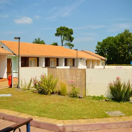 Les Pins Отель Уртен